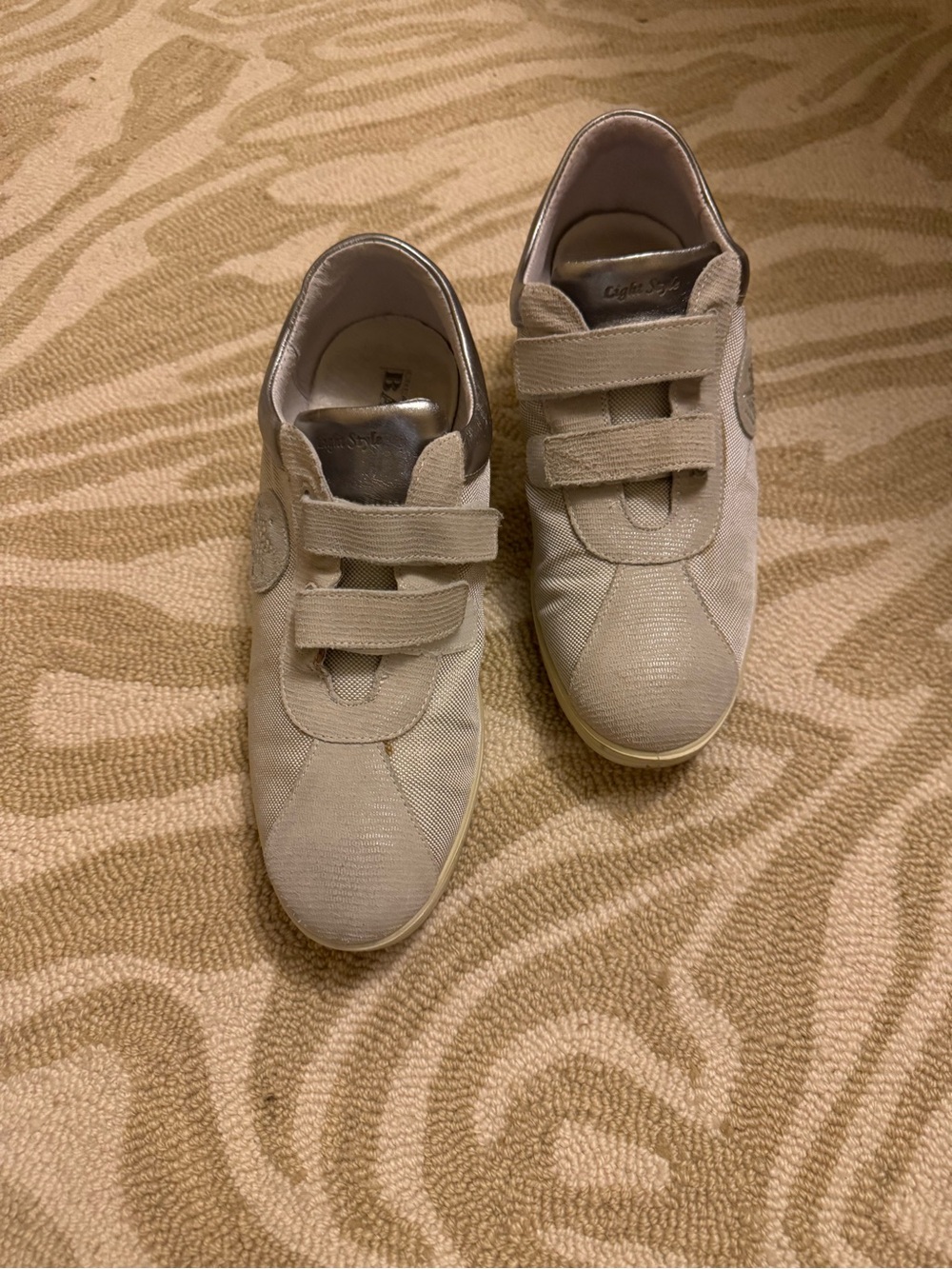Lightweight women’s Velcro Sneakers in Beige - Grey Comfortable Everyday Shoes